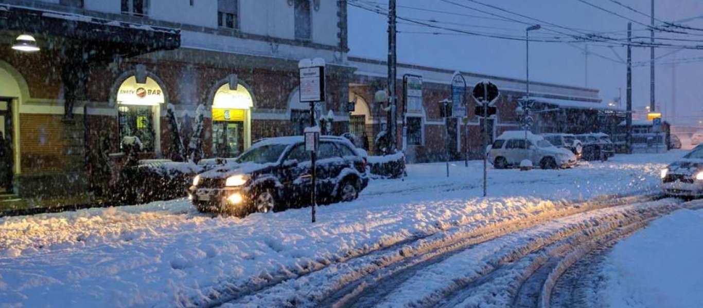 Ιταλία: Χωρίς ηλεκτρικό 300.000 κάτοικοι στο Αμπρούτσο λόγω της σφοδρής κακοκαιρίας